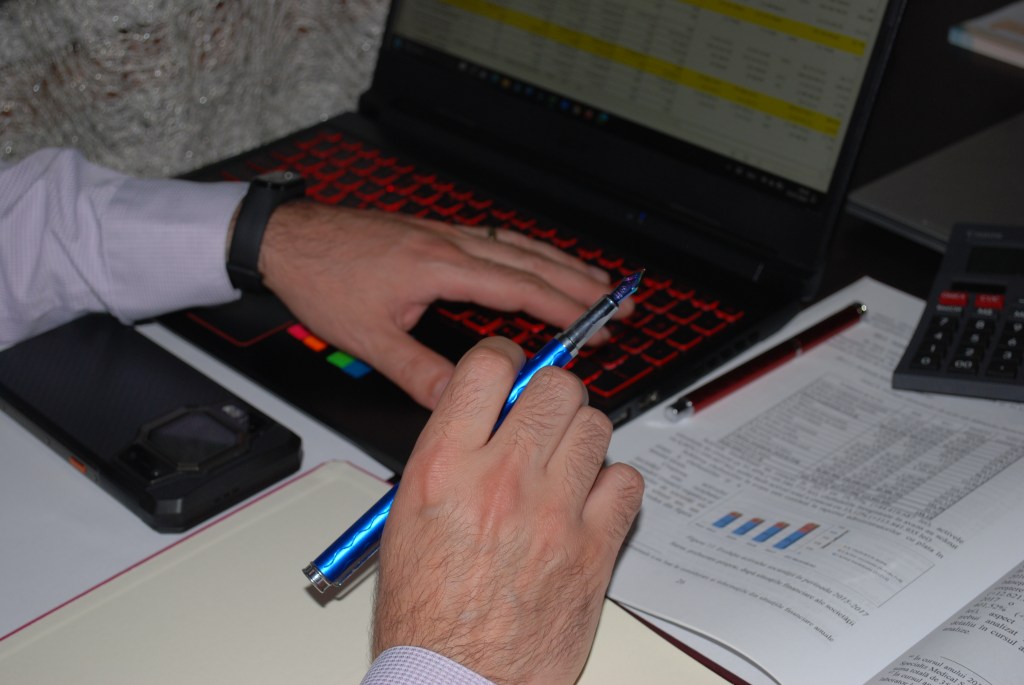 Contabilitate Suceava. SERVICII de analiza economica si financiara, estimari, expertize si misiuni externalizate. ANALIZA: a vedea acolo unde alții nu văd! Contabilitate Suceava. SERVICII de analiza economica si financiara, estimari, expertize si misiuni externalizate. ANALIZA: a vedea acolo unde alții nu văd!